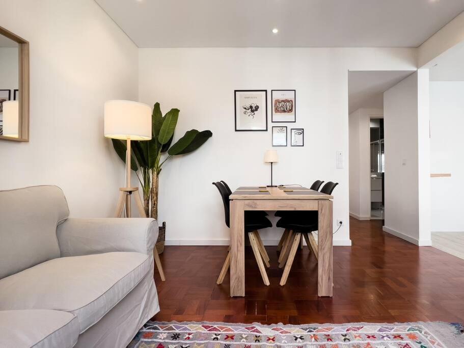 Olaias Lisbon 2 Bed Near Metro 2 Apartment Luaran gambar